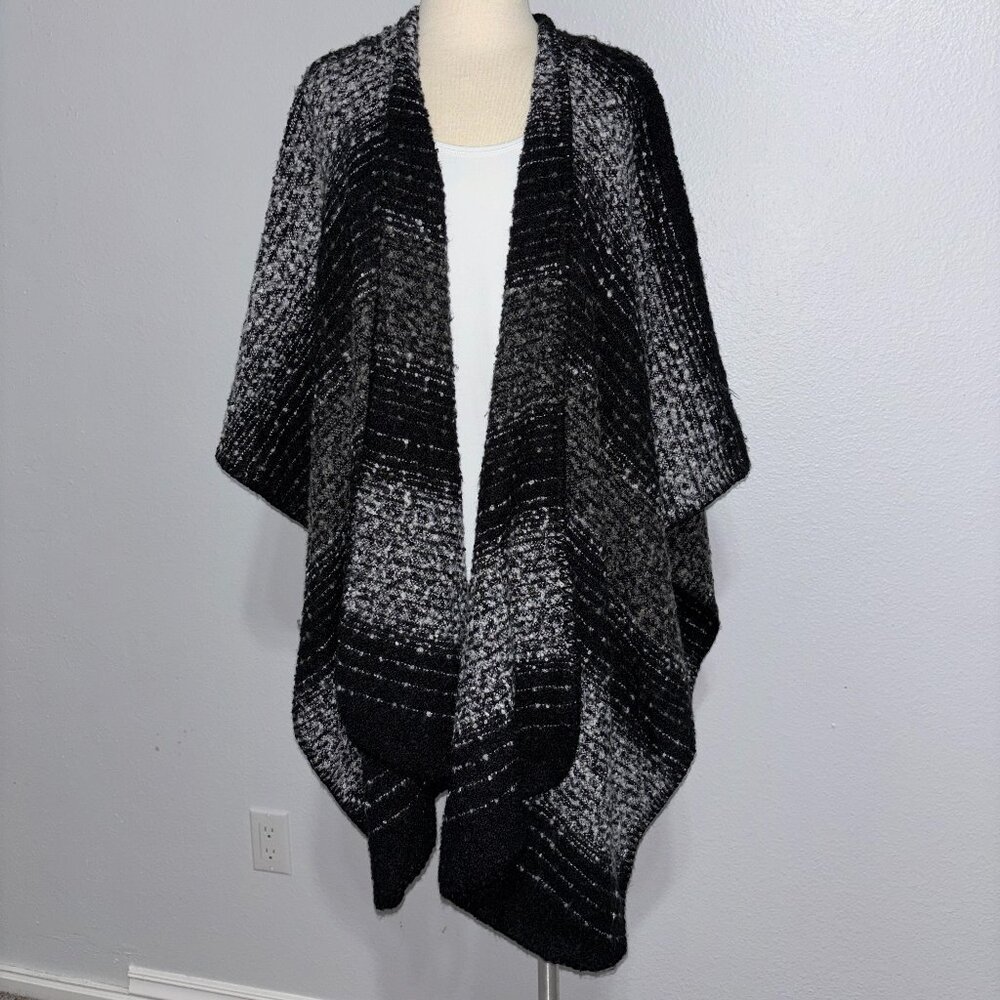 Woolrich‎ Black Gray Boucle Knit Ruana Wrap Shawl Poncho One Size Cozy Cabincore
